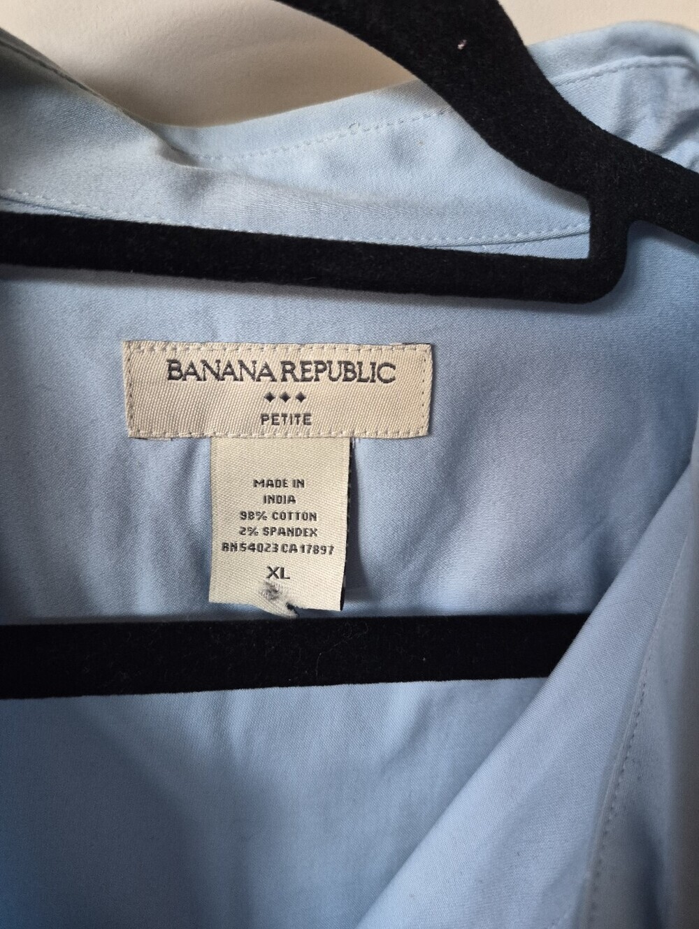 Banana Republic Women's XL Petite Light Blue Button-Up Blouse - Picture 3 of 5